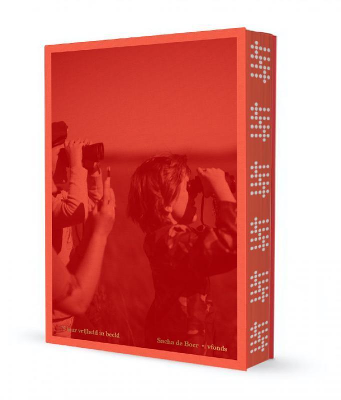 75 jaar vrijheid in beeld 9789083103532 Sascha de Boer, Boeken, Kunst en Cultuur | Fotografie en Design, Zo goed als nieuw, Verzenden