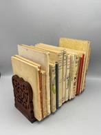 Handgesneden houten uitschuifbare boekensteun -, Antiek en Kunst