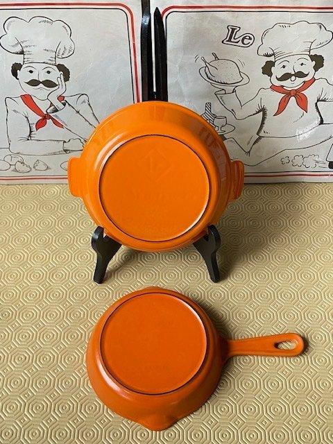 Le Creuset - Hapjespan (2) - Emaille fonte, Antiek en Kunst, Antiek | Keukenbenodigdheden