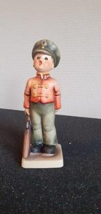 Goebel - Beeldje - Grote oude Hummel Nr 332  Soldier Boy