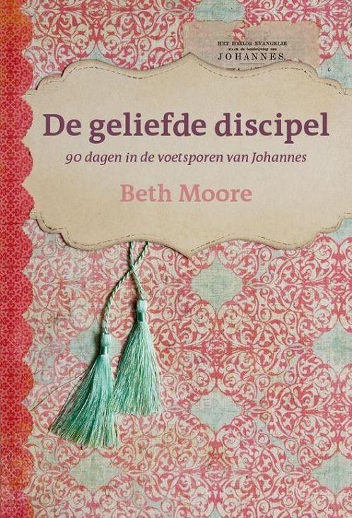 De geliefde discipel 9789063536626 Beth Moore, Boeken, Godsdienst en Theologie, Gelezen, Verzenden