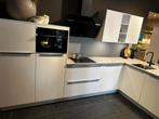 Mooie hoekkeuken met schiereiland en kokendwaterkraan!, Huis en Inrichting, Ophalen, Wit, Hoekkeuken, Nieuw