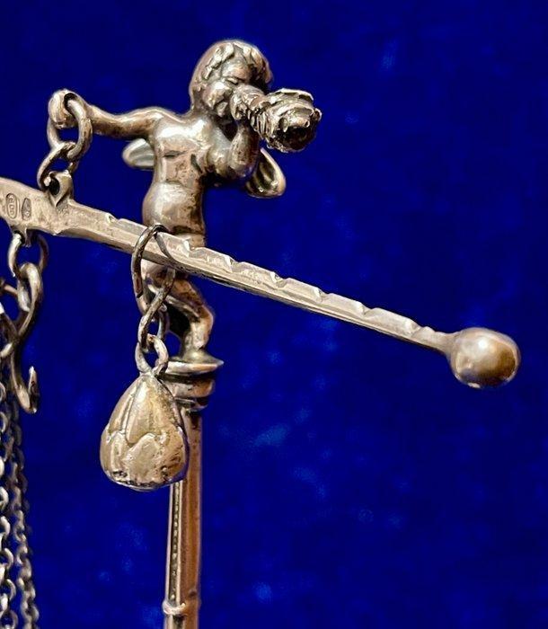 Beeldje - Silver Apothecary Pharmacy Balance Scale - .800, Antiek en Kunst, Antiek | Goud en Zilver