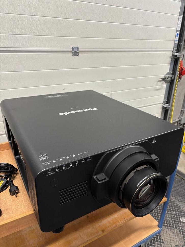 Panasonic PT-DZ21K professionele 20.000 lumen projector, Audio, Tv en Foto, Beamers, Refurbished, Full HD (1080), DLP