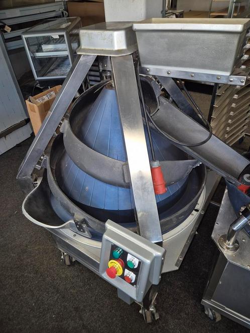 Kegelopboller SINMAG 6 meter in bakkerijmachines veiling, Zakelijke goederen, Horeca | Keukenapparatuur, Gebruikt, Bakkerij en Slagerij
