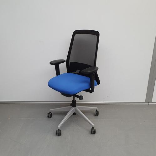 Interstuhl Every EV217 bureaustoel - blauwe stof en netweave, Huis en Inrichting, Bureaus, Ophalen of Verzenden