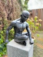 Bronzen zittende naakte man - Interieur - Tuinbeeld, Huis en Inrichting, Woonaccessoires | Boeddhabeelden, Nieuw, Verzenden