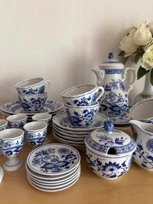 Hutschenreuther, Zwiebelmuster - Ontbijtservies - Porselein,, Antiek en Kunst, Antiek | Meubels | Tafels