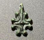 Middeleeuwen, kruisvaardersperiode Brons Symbolisch kruis, Sieraden, Tassen en Uiterlijk, Antieke sieraden