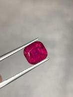 1 pcs Paars, Rood Toermalijn - 3.90 ct - nternational, Nieuw