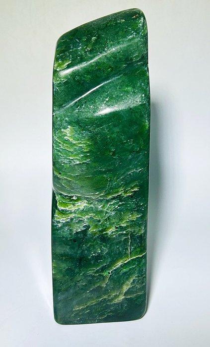 Aesthetic Nephrite Jade Freeform – Hartchakra steen -, Verzamelen, Mineralen en Fossielen