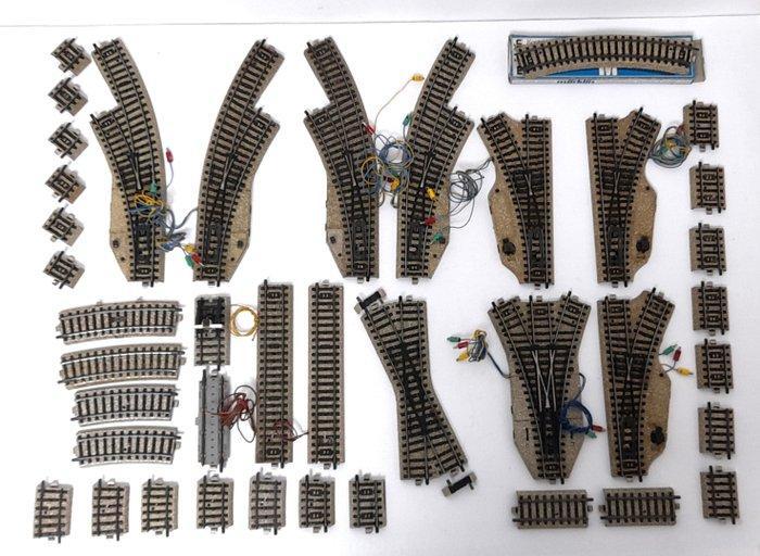 Märklin H0 - Modeltreinsporen (40) - M-rail-set, rails,, Hobby en Vrije tijd, Modeltreinen | H0