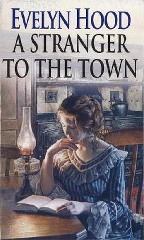 A Stranger To The Town 9780751525199 Evelyn Hood, Boeken, Overige Boeken, Gelezen, Verzenden