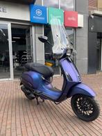 Vespa sprint GALAXY BLUE custom 2020 1e eigenaar 4749km, Fietsen en Brommers, Scooters | Vespa, Overige modellen, Maximaal 45 km/u