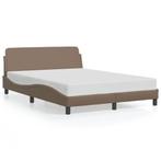 Bed 140x190 Kunstleer Cappuccino | Gebruikt | 53% Korting, Huis en Inrichting, Slaapkamer | Bedden, Bruin, Nieuw, Twijfelaar, Hout