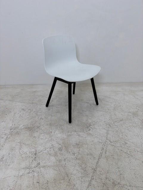 Verschillende HAY About a Chair AAC12 design stoelen, Zakelijke goederen, Kantoor en Winkelinrichting | Kantoormeubilair en Inrichting