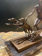 sculptuur, Hunting Diana with 3 dogs - 23 cm - Brons, Marmer, Antiek en Kunst