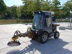Werktuigdrager, LM Trac, met onkruidborstel