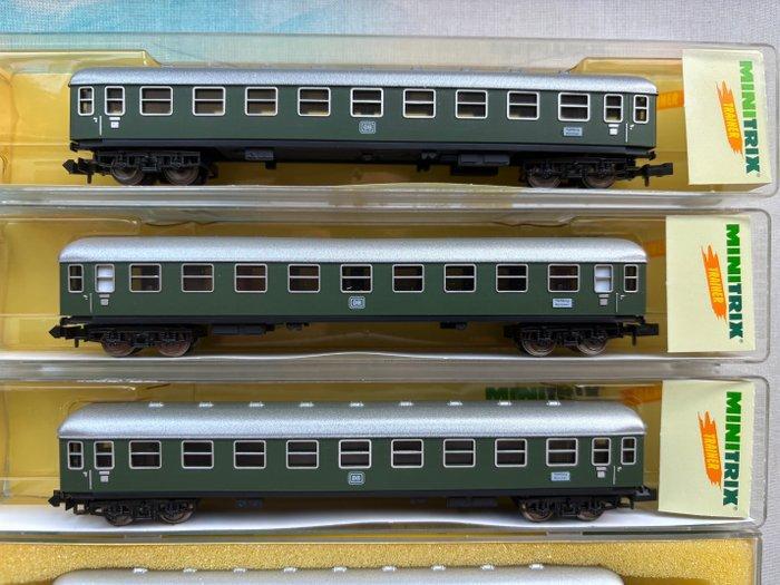 Minitrix N - Modeltrein personenwagen (5) - 5 verschillende, Hobby en Vrije tijd, Modeltreinen | N-Spoor