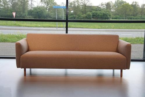 3 zitsbank Dune van Cartel Living in stof 220 cm breed., Huis en Inrichting, Banken | Bankstellen, 200 tot 250 cm, Rechte bank