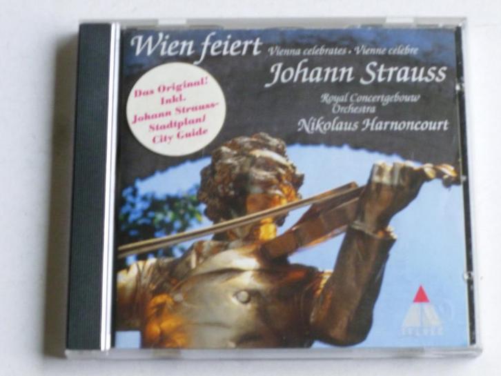 Wien Feiert Johann Strauss / Nikolaus Harnoncourt, Cd's en Dvd's, Cd's | Klassiek, Zo goed als nieuw, Verzenden