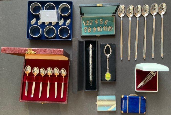 Tafelservies voor 6 - Metaal, Antiek en Kunst, Curiosa en Brocante