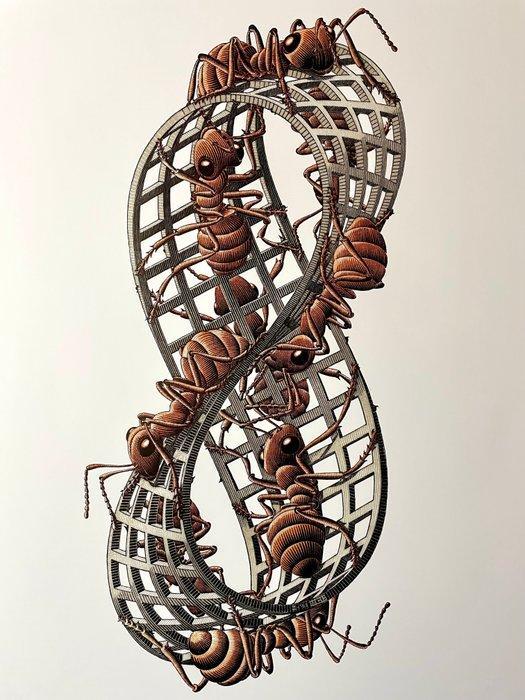 M.C. Escher (1898-1972) - Möbius Strip II (Red Ants), Antiek en Kunst, Antiek | Glas en Kristal