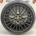 Porsche Cayenne (E3) 22inch RS Spyder Titanium met  banden, Ophalen, Gebruikt, Banden en Velgen, Overige maten