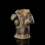 Oud Zilver Ceremoniële staf met appliques van een stier,