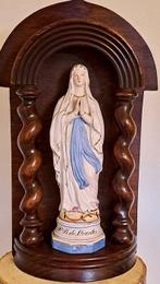 Figuur - Prachtige kapel met Madonna van Lourdes - 37 cm -