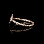 Viking periode Zilveren ring met draak-oog (Zonder