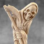 Snijwerk, NO RESERVE PRICE - Grim Reaper Carving from a deer