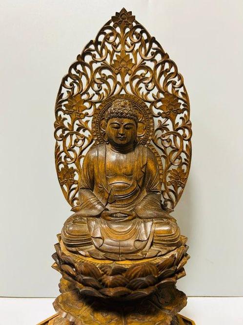Fine sculptured wooden Amida Nyorai statue sitting on lotus, Antiek en Kunst, Antiek | Overige Antiek