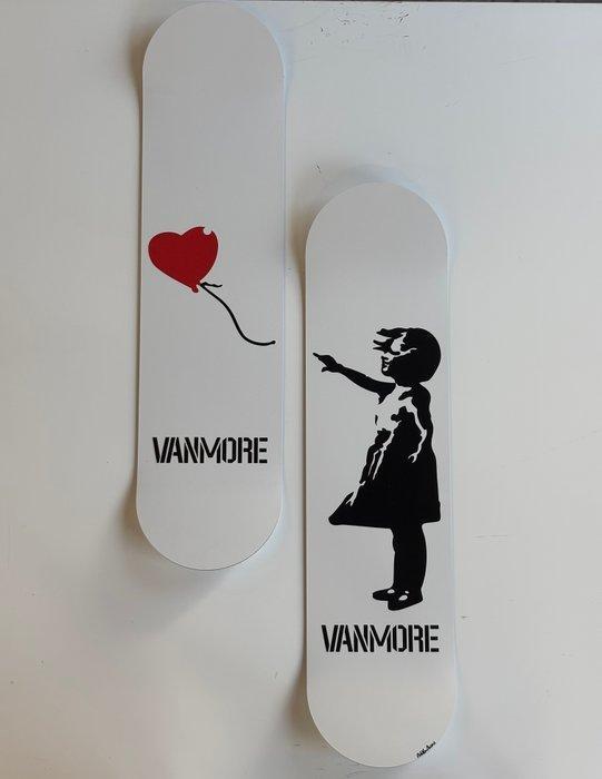 Rob VanMore - Skating by Balloon Girl Break-up, Antiek en Kunst, Kunst | Designobjecten