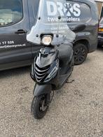 Piaggio zip 2018 BROM 4t3v E4 EERSTE EIGENAAR 11984km zwart, Maximaal 45 km/u, Zip, Ophalen of Verzenden, Zo goed als nieuw