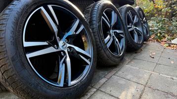19 inch Volvo XC40 velgen met winterbanden €1395 beschikbaar voor biedingen