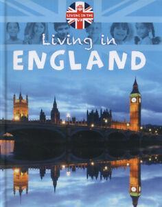 Living in the UK: Living in England by Annabelle Lynch, Boeken, Overige Boeken, Gelezen, Verzenden