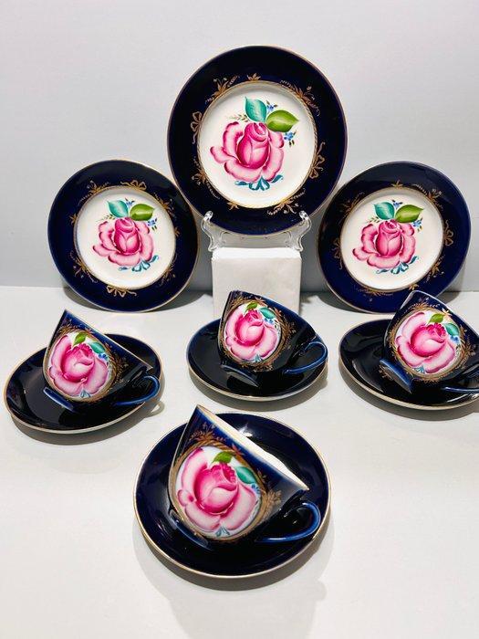 Lomonosov Imperial Porcelain Factory - Hand-painted rose &, Antiek en Kunst, Antiek | Meubels | Tafels