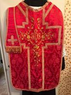 Chasuble romaine - Broderie, orfroi, gallon, damast rood -