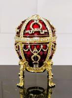 Fabergé ei - Rose Bud Imperial Easter Egg met halsketting +