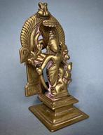 sculptuur, Mahisuramardin con prabhvali a nga, India