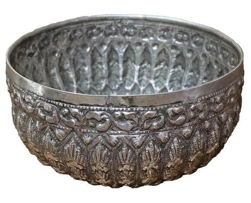 Kom - Zilver - repousse Salung, Antiek en Kunst, Antiek | Goud en Zilver