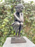 Brons Beeld Zittend Naakt Vrouw - Sculptuur - 37x15x19cm, Nieuw, Mensenbeeld, Metaal, Verzenden