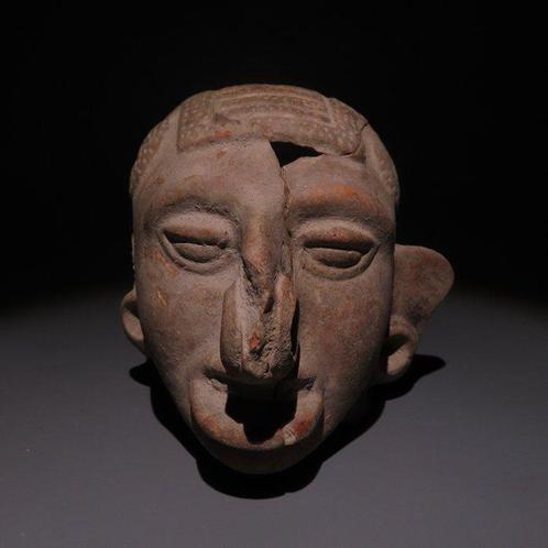 Maya Terracotta Hoofdfiguur. ca. 600 - 900 n.Chr. Hoogte 9,7, Verzamelen, Mineralen en Fossielen