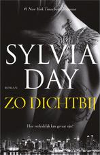9789402712261 Zo dichtbij | Tweedehands, Boeken, Verzenden, Zo goed als nieuw, Sylvia Day