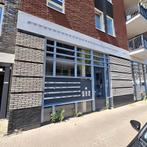 Galerijflat met 3 kamers en parkeerplaats, 50 m² of meer, Almere