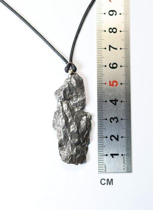 Hanger meteorit Campo del Cielo Grove octahedriet, Verzamelen, Mineralen en Fossielen