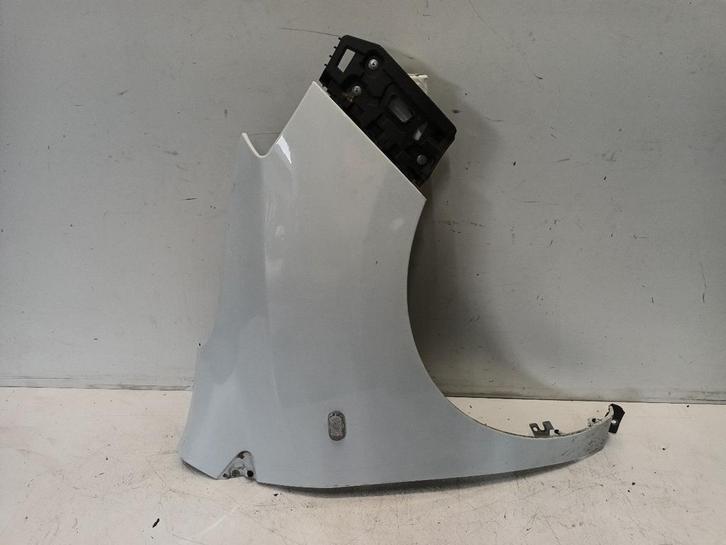 Voorscherm rechts Dacia Lodgy  1.6 SCe 100, Auto-onderdelen, Carrosserie en Plaatwerk, ARN erkend, Stiba lid, Erkend duurzaam