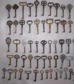 113 alte Schlüssel Key Cle mit Hohldorn für Möbel Schränke