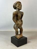 Rare old African Hemba sculpture op sokkel - Congo